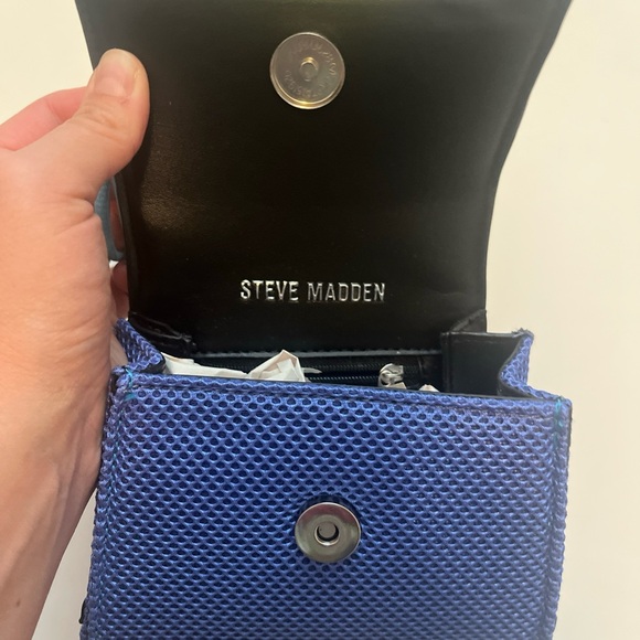 NEW Steve Madden Bdorra Diego Flap Top Crossbody Bag W/Chain Sneakerhead Purse - Picture 6 of 8